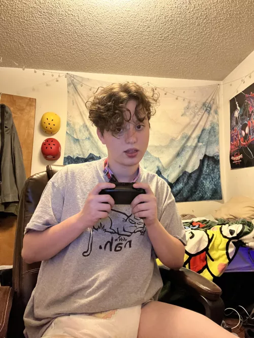 Diapers have definitely made gaming sessions better >:3 by katkitperson