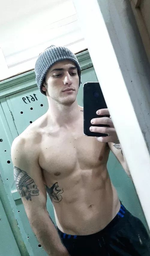 I don't know if you will like this pic since I'm not naked by Powerful_Maybe_9304