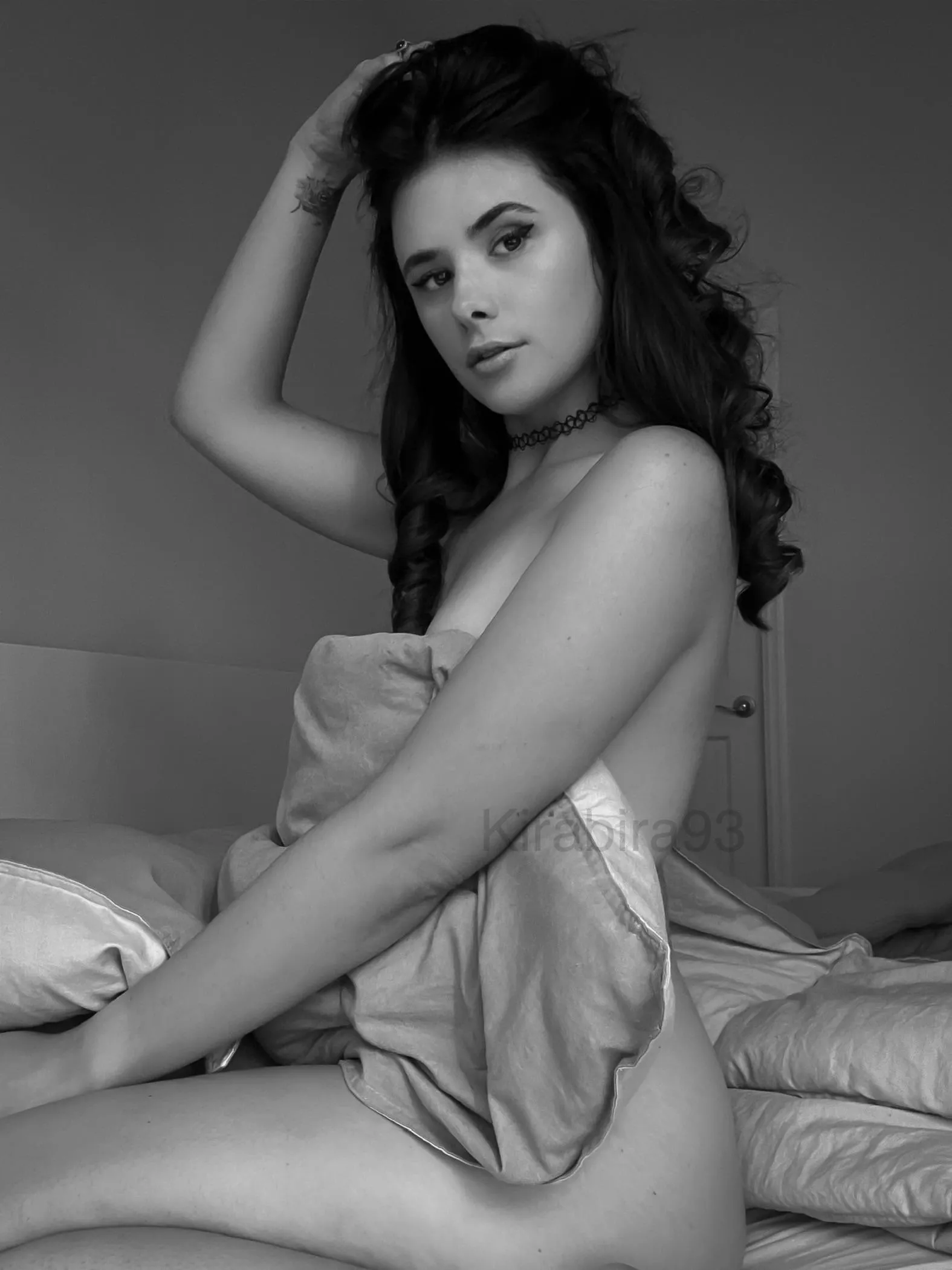 I feel that I look more classy when the photo is in b&w posted by kirabira93