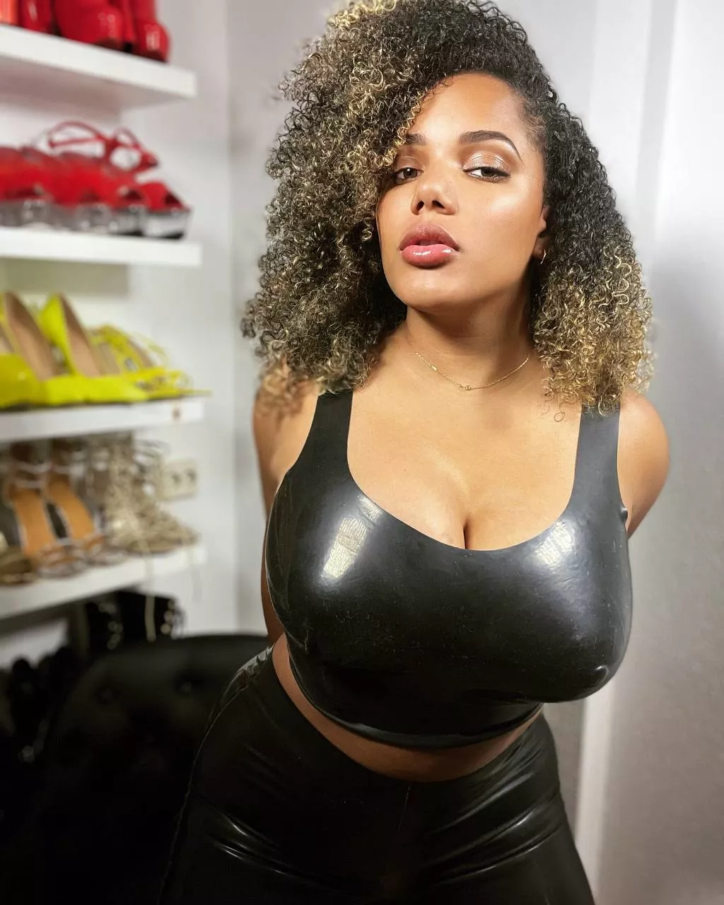 If I spit in your mouth, will you swallow? 😈 [Domme] posted by thekixxy