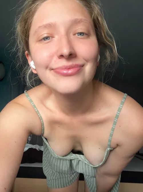 I'm in a mood to make people smile today by Kkeysi