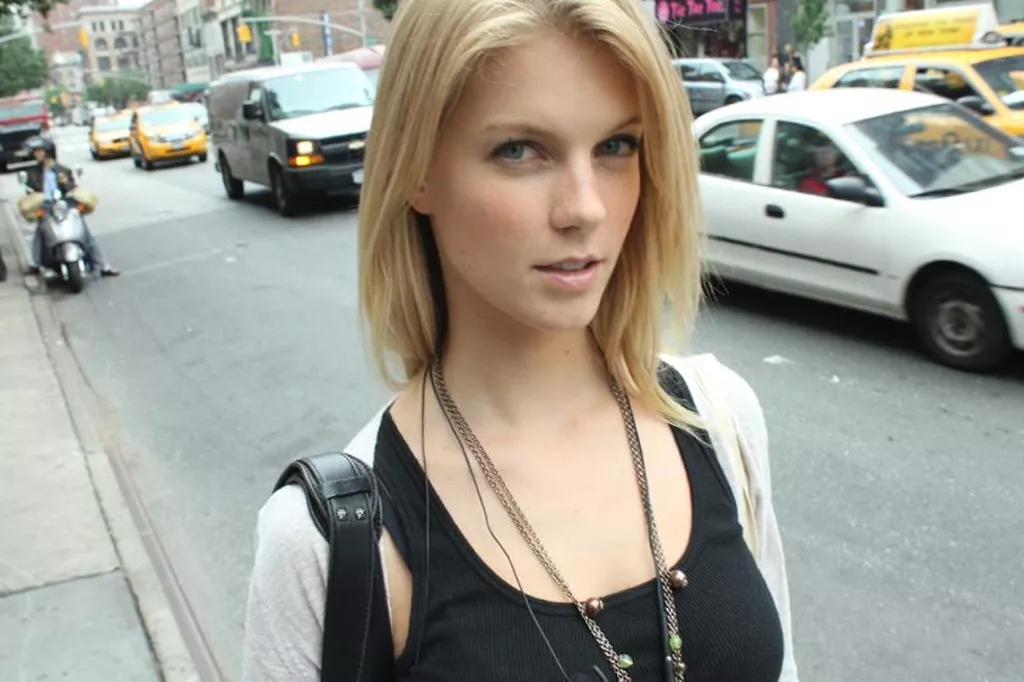 Nicole Boerner posted by easycurtsy187