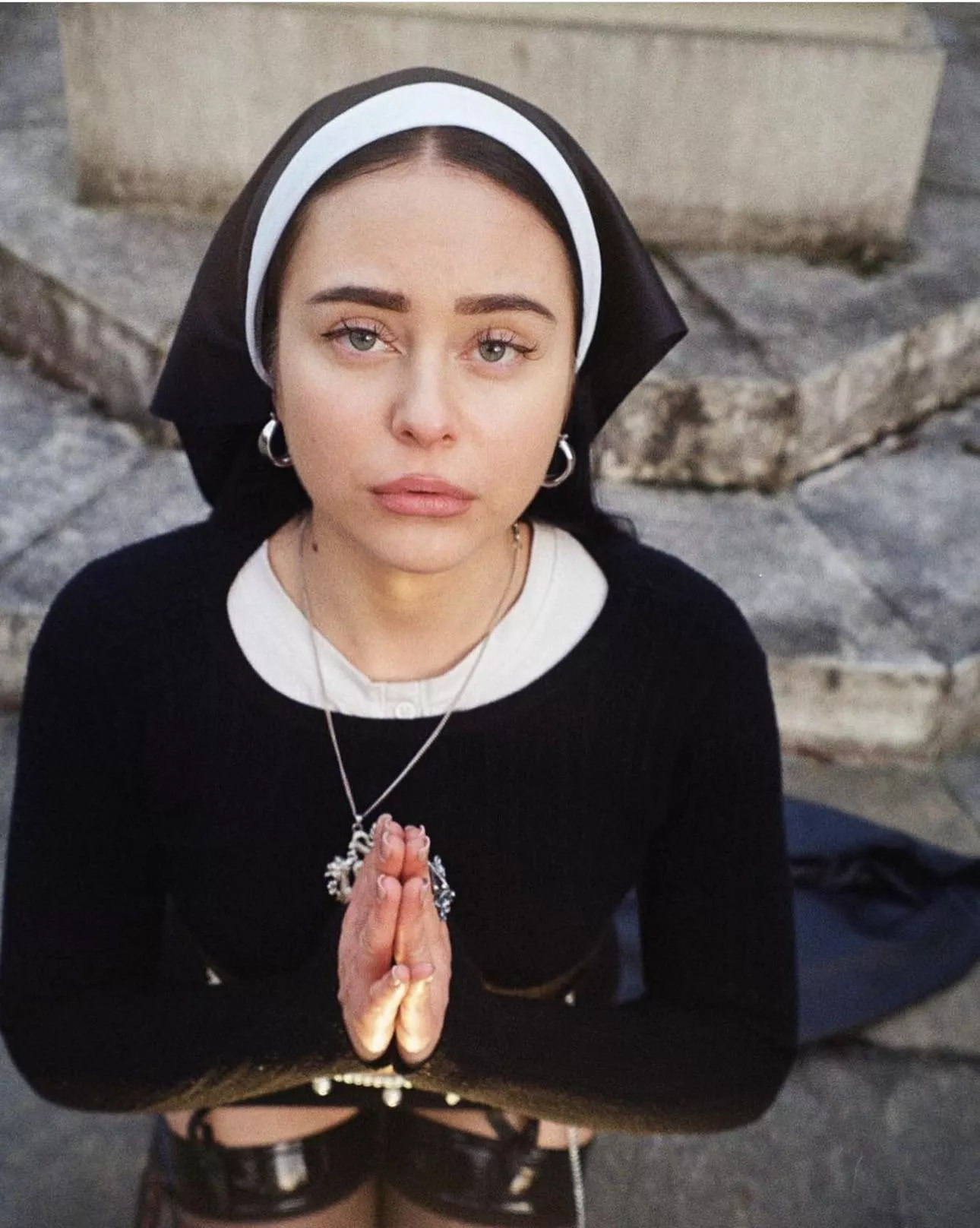 On my knees for you 🥵🙏🏼 posted by MiaDakotax