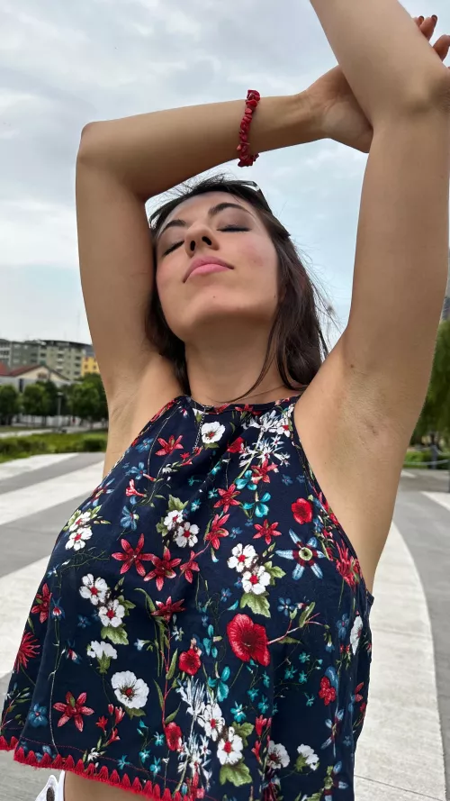 posing like an angelll by little__devill