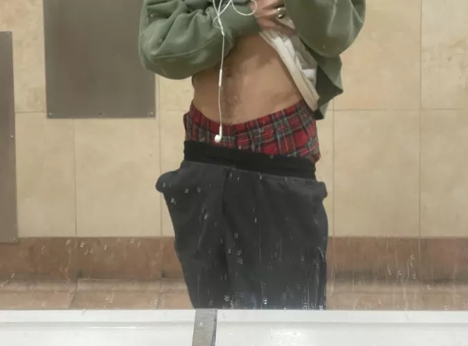 Sagging in boxers by Kevincerrr