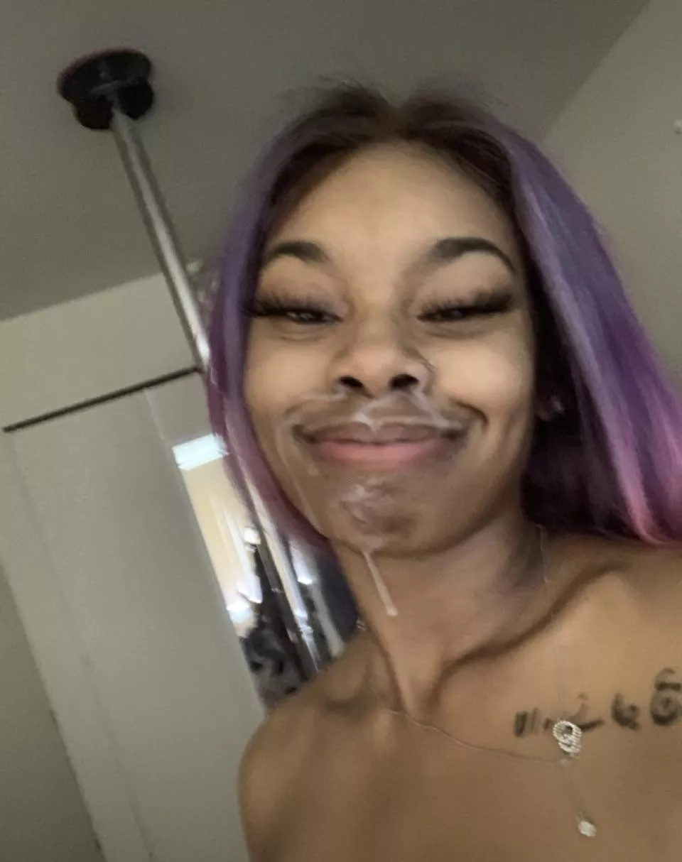 Smile with come on my face posted by MeikoSweetz