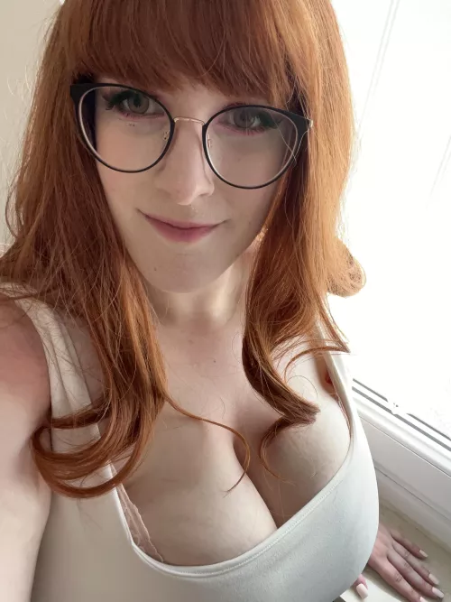 Sometimes it’s not easy to keep the girls in frame by curvy_cinnamon