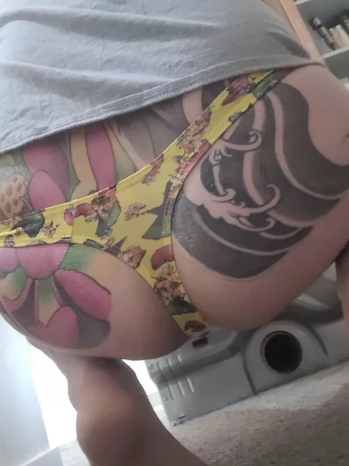 Squatting by Chadius_cockthrobius