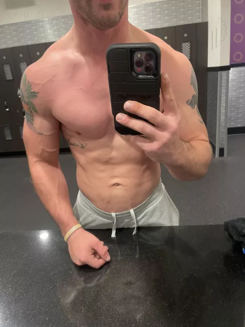 You see me flexing, wyd? by nickrose623