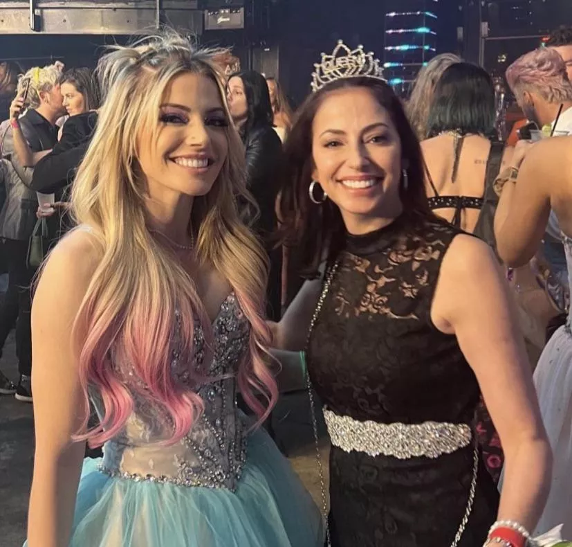 Alexa Bliss with mom posted by WWEHotWomen