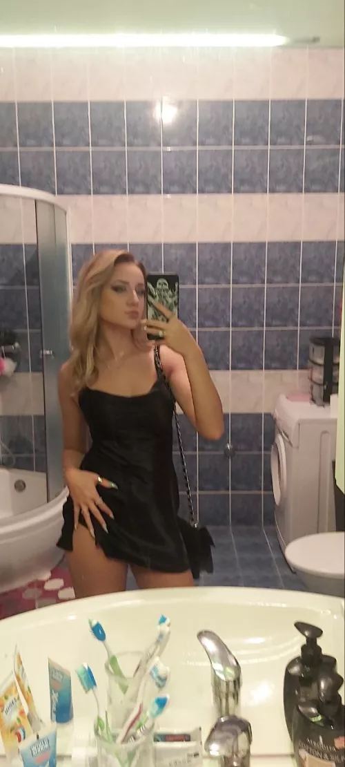 am i too young to be a totalbabe? 18f by Massivebubu69