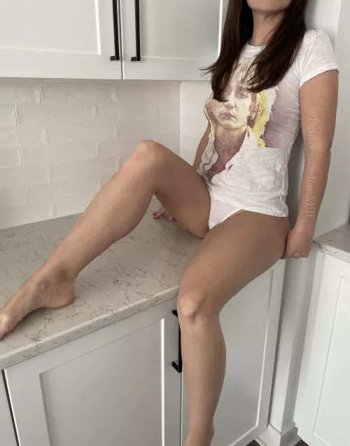 Come over for dinner and a show by PetiteCanadianMilf