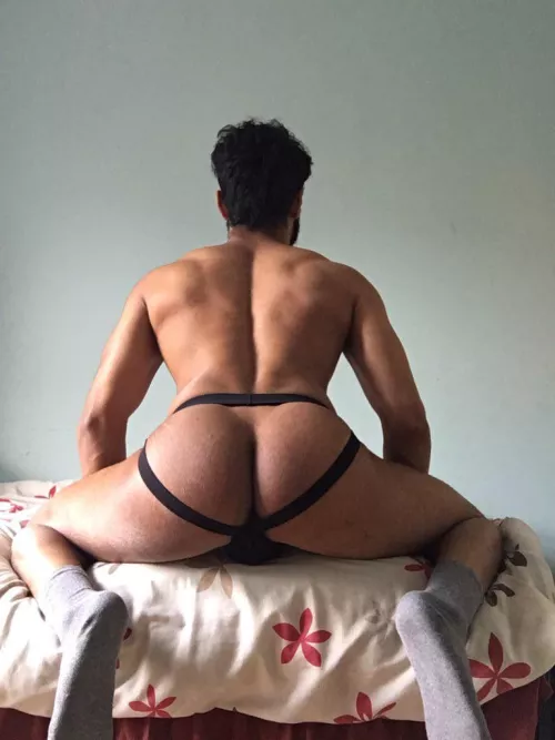 Do you like muscular guys? by NarwhalEmergency476