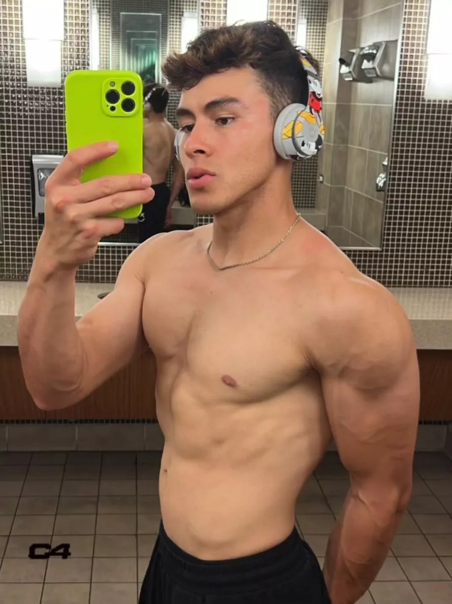 Happy Sunday 🫠 posted by 0hWaitWait