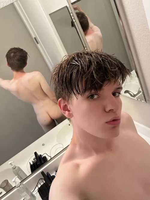 Hope you’re enjoying your weekend- but it’d be better with a twink to unload into by Kai-desu