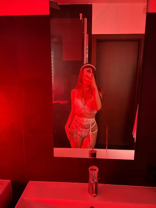 kiss me by miabrownn