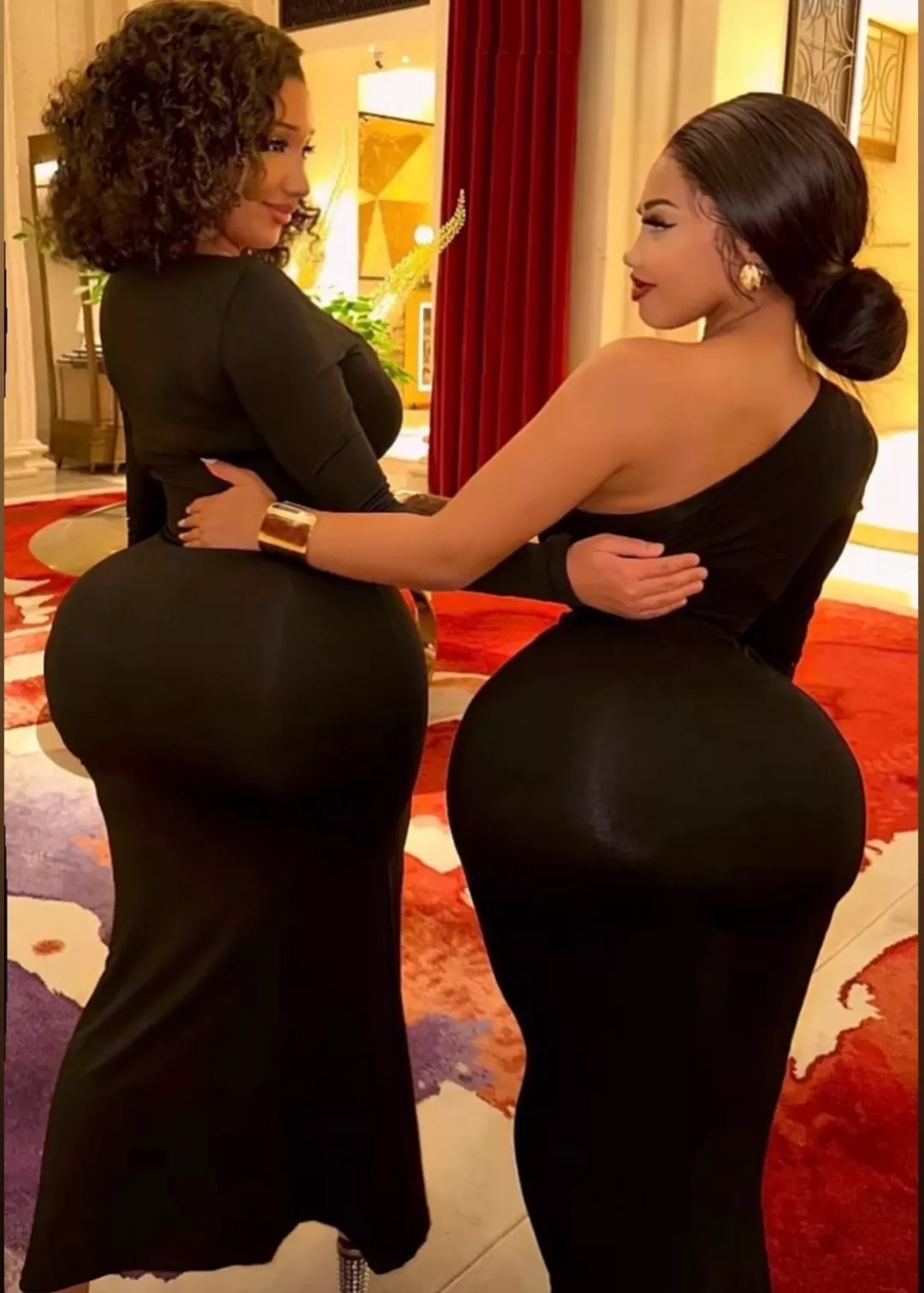 Left or right posted by Left-eye396