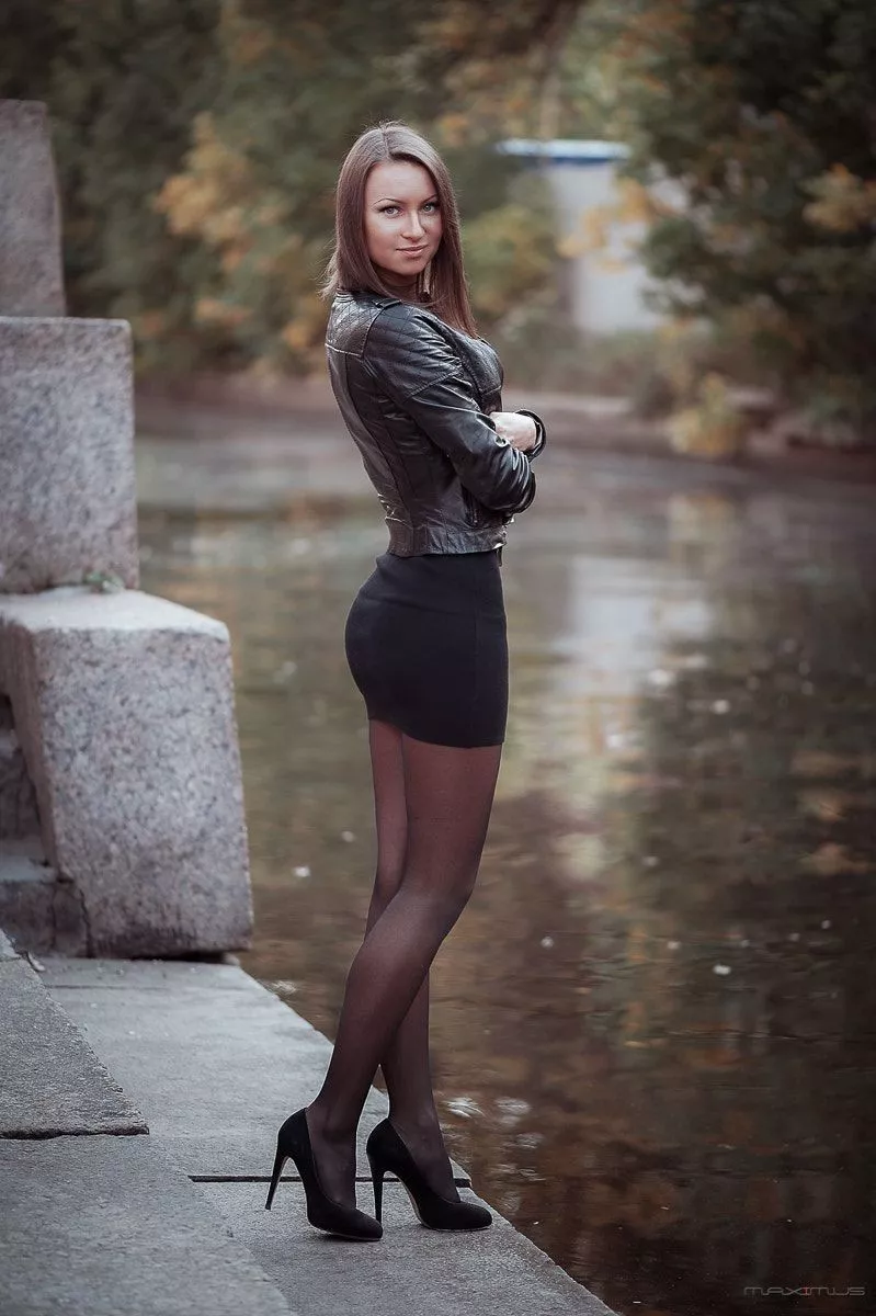 Lovely long-legged dame posted by Prize_Action_5841