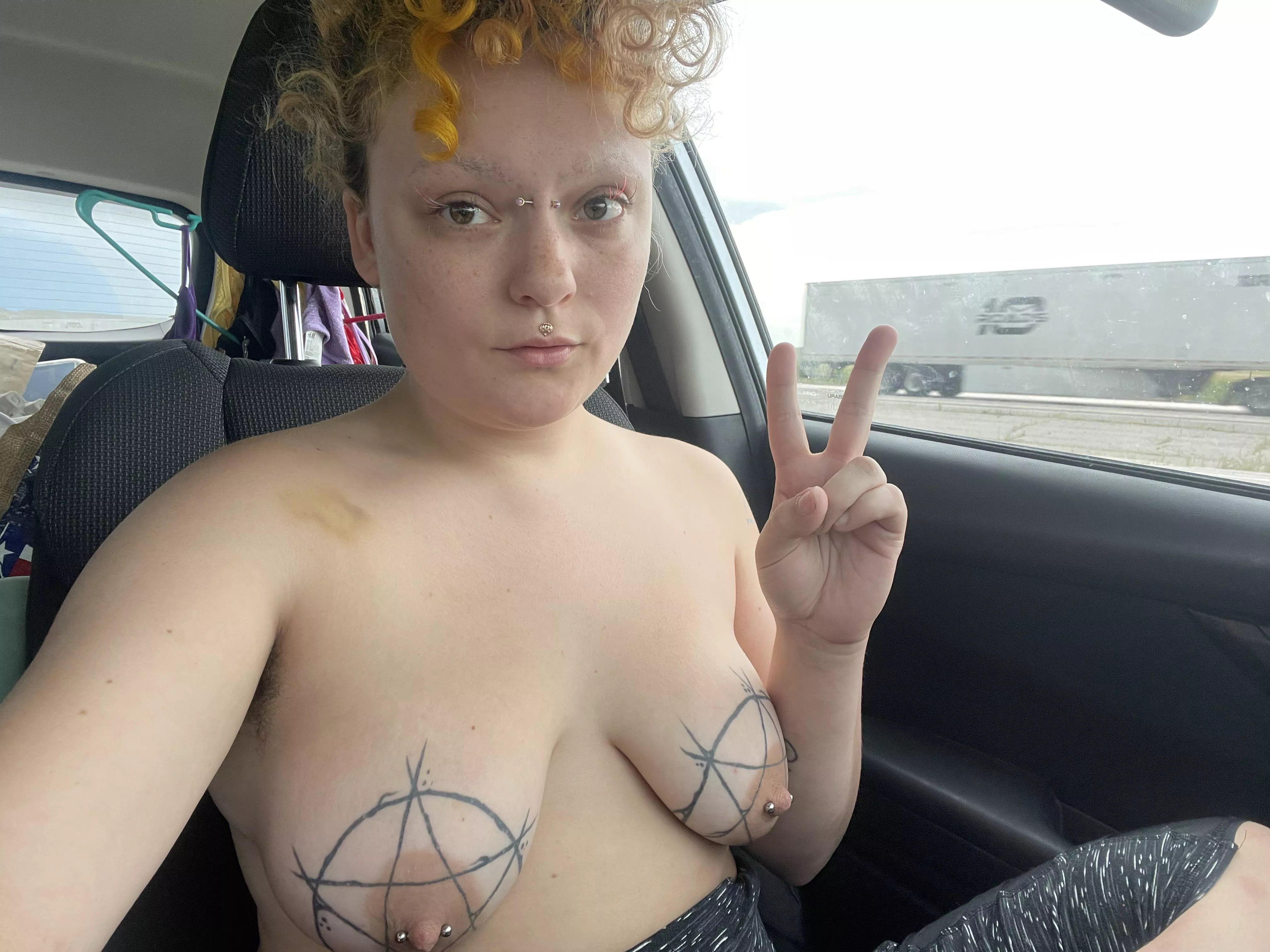 No makeup and no shirt 🥰 posted by rollerdame