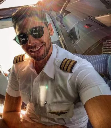 Pilot posted by PeteGuy23