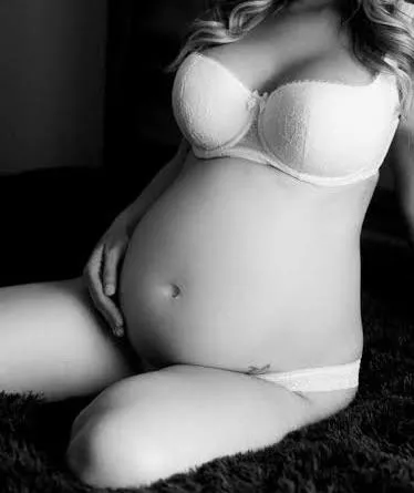 Pregnancy art. posted by Meghan_Knight