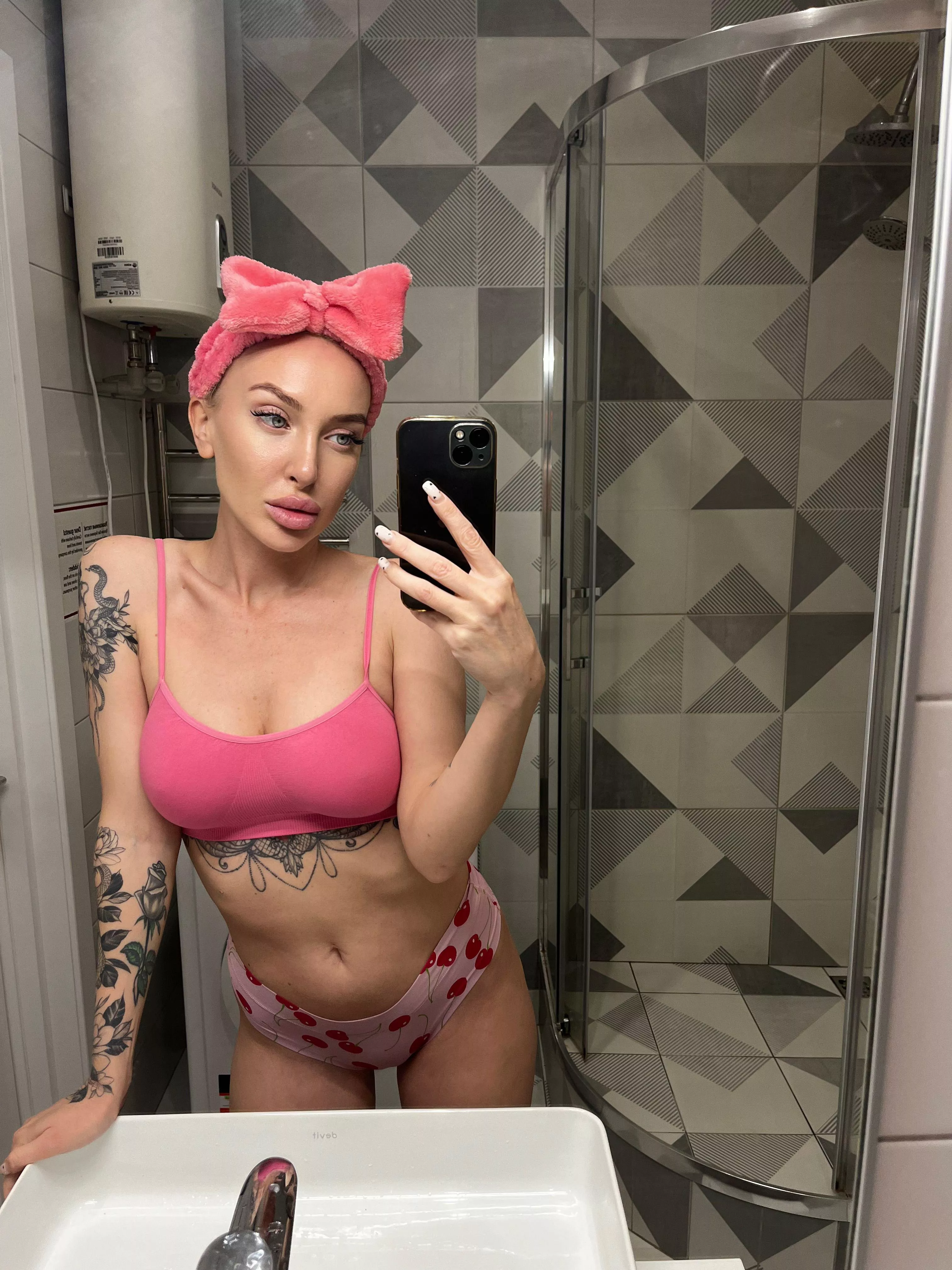 Seeking a willing partner for some wild exploration! posted by AcetonicMissouri