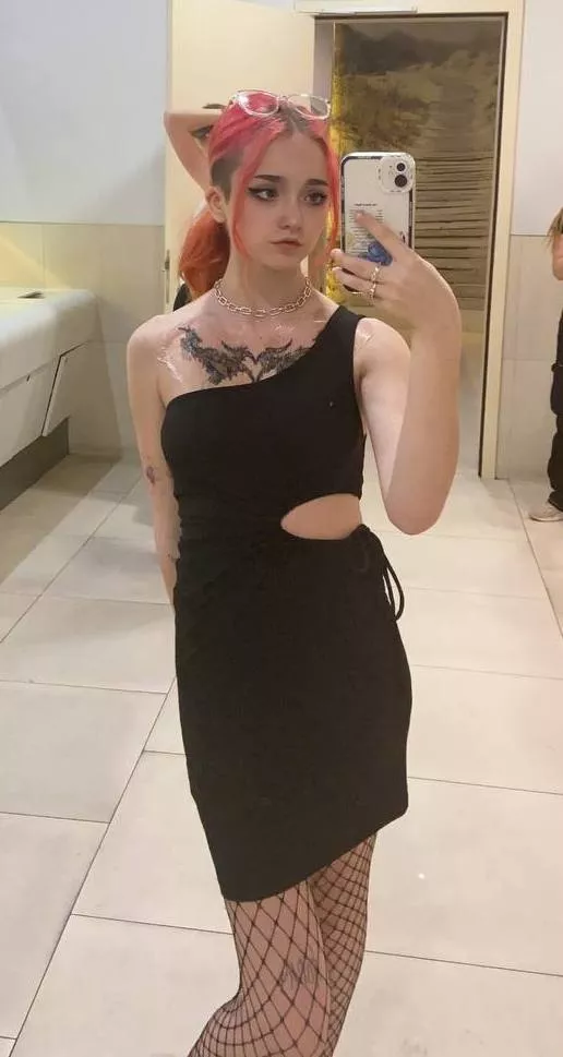 We could do it in the bathroom lol posted by Lachs_