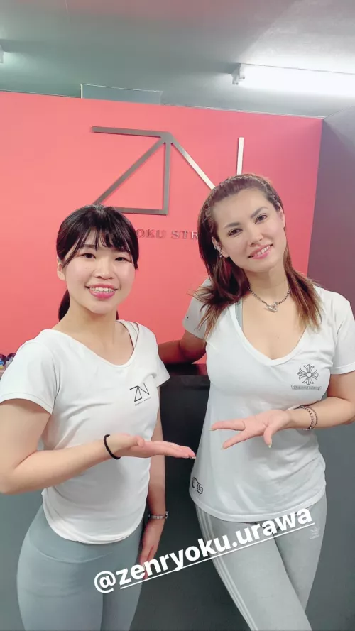 Why she always looks so fine? by PointGradient