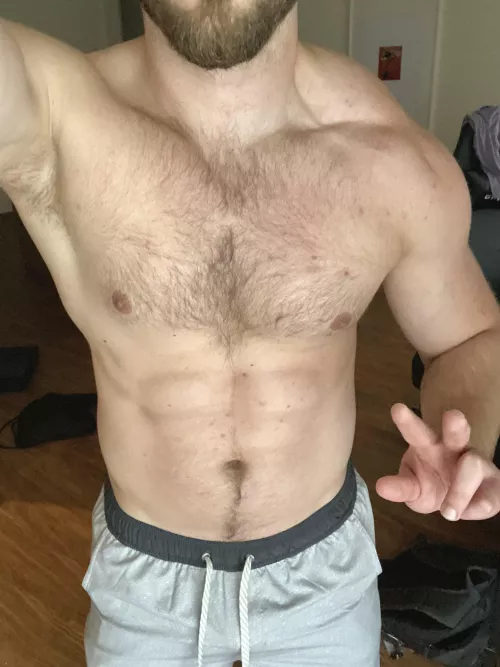 [32] Mild Monday here, hey bros 👋🏼 by Soccerbro21