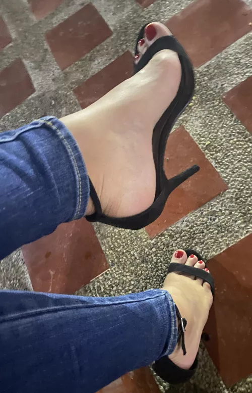 Classic for the night by Skayblue16