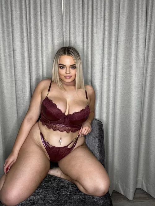 Daydreaming about being called baby girl by MableBlairs