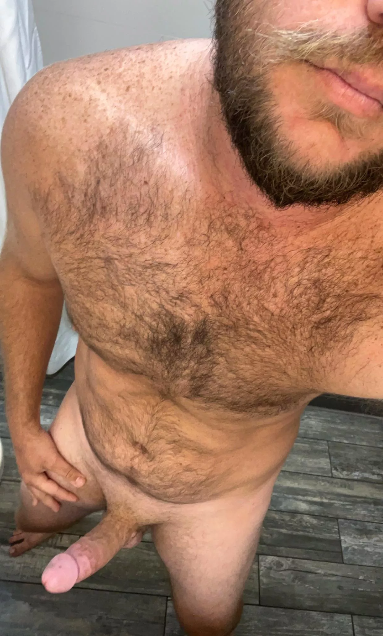 Have to take a bathroom picture in a hotel 😈 posted by thattxcple93