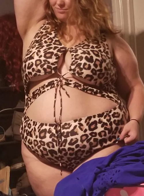 Hope you like a little underboob 😘 by abigailgray256