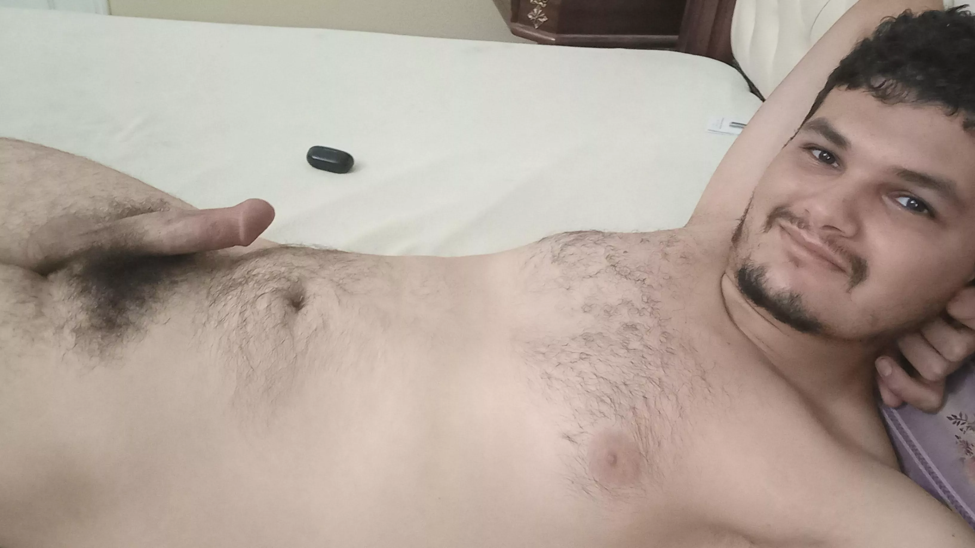 Horny hours posted by riad_gay