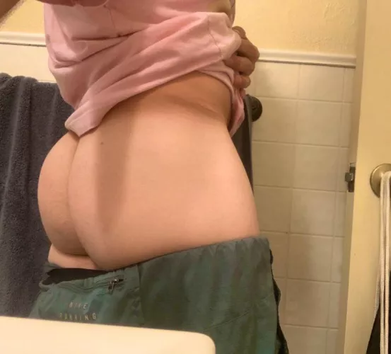 How do we feel about tan lines? by turvjs