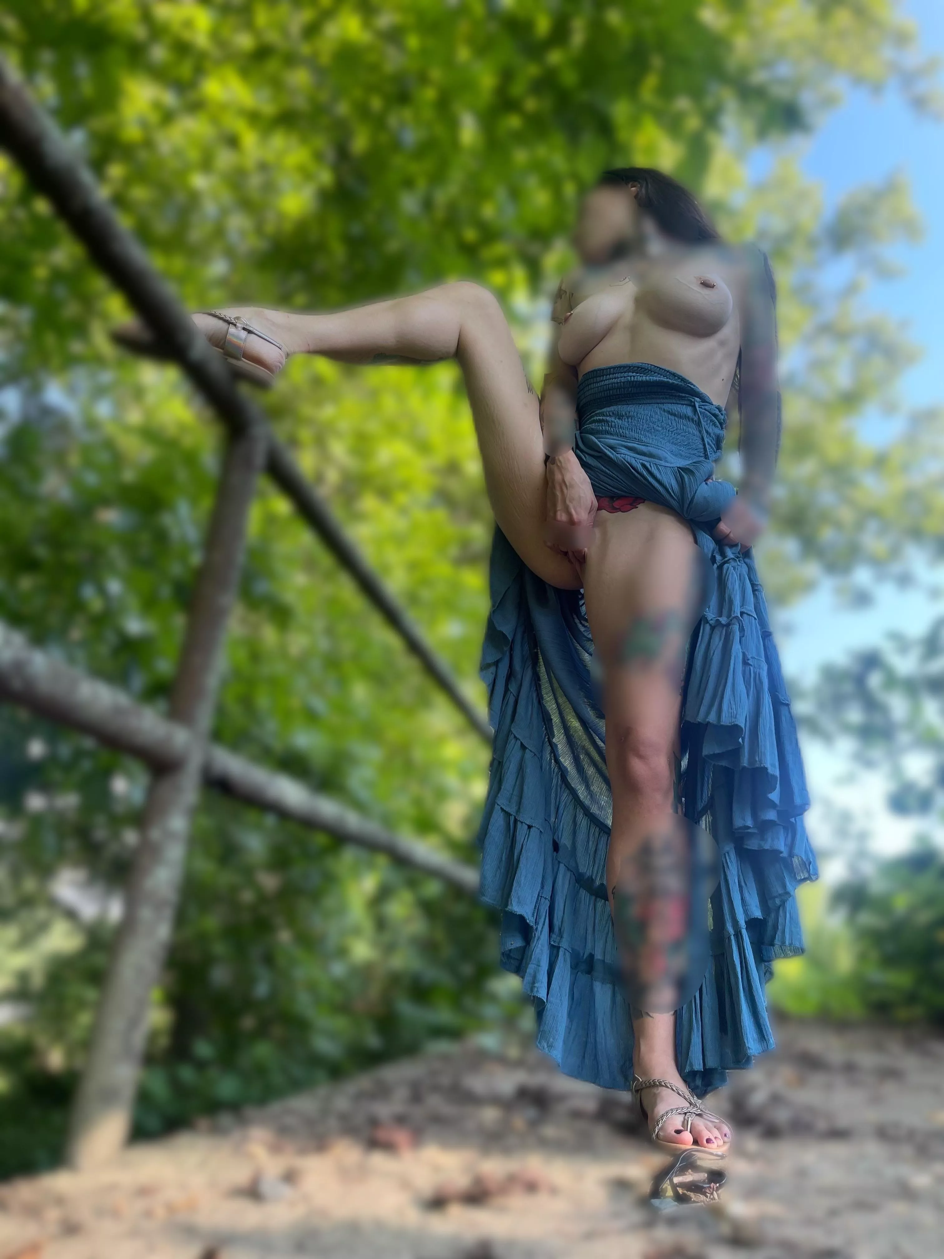 How is this married mom of two!? [f] posted by Wifeandhubs92