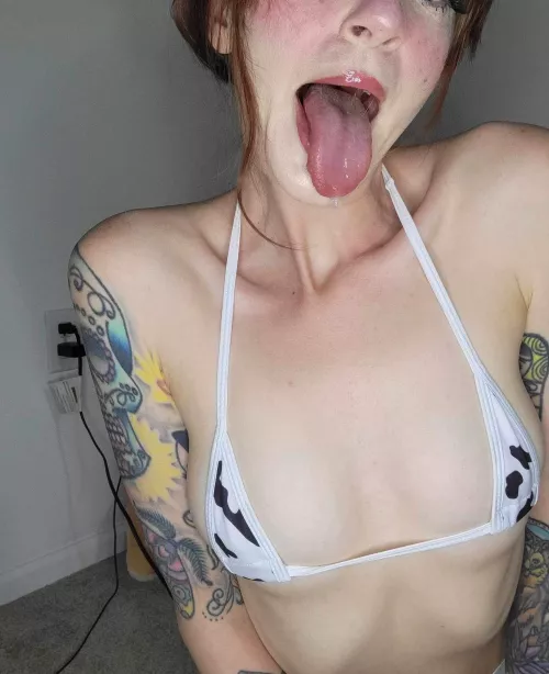 I bet you sissies want mommys spit. by E-GirlChii