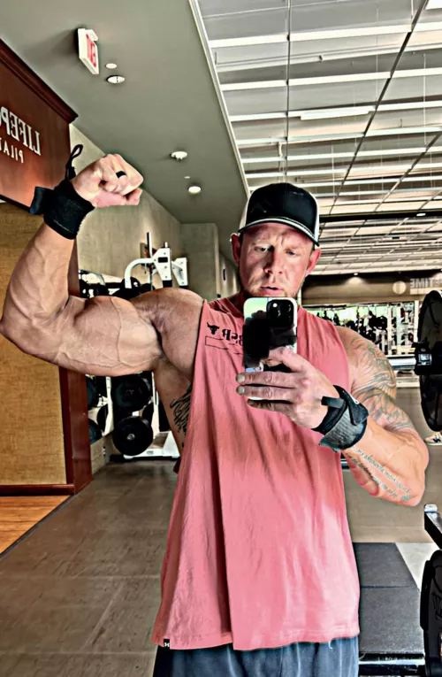 I flex and your clothes cum off by Big_Muscles_N_More