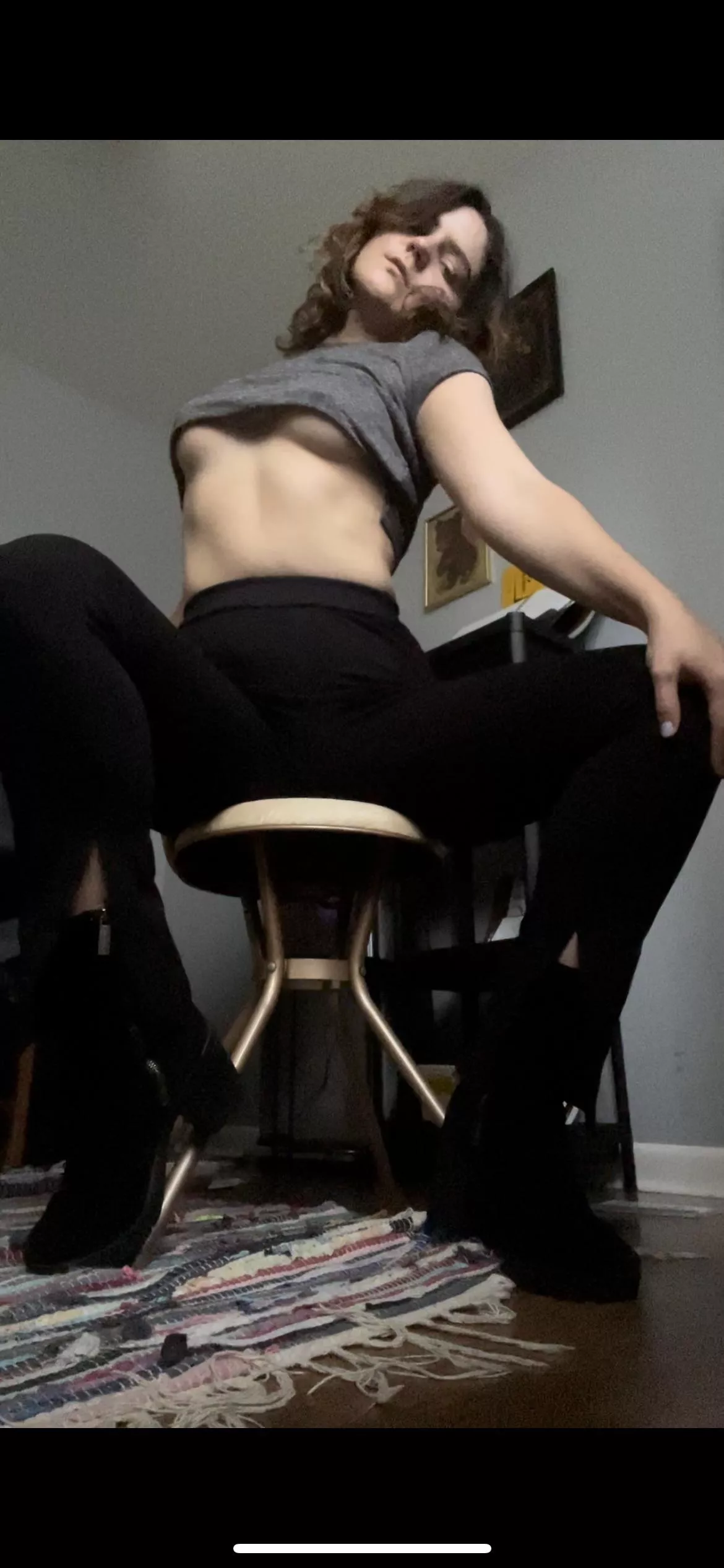 I raise my shirt for you 😘 posted by DreemeeDee