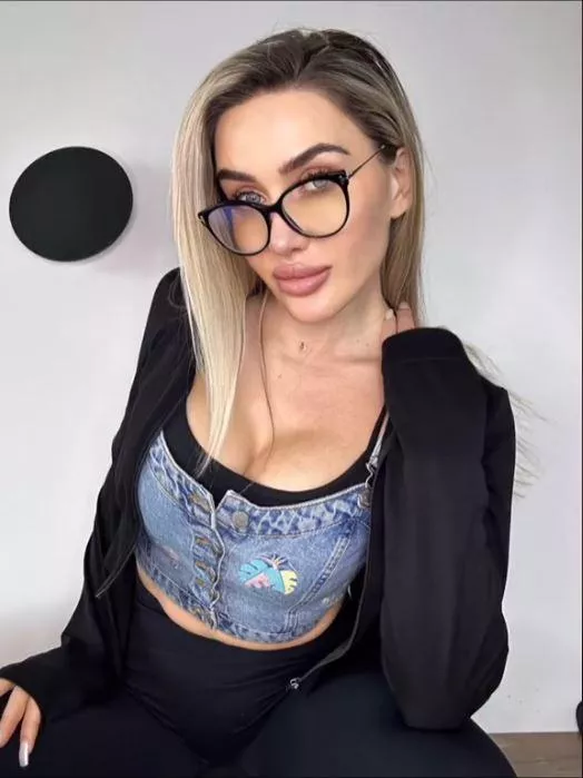 I think this would look better with your cum on my face ;) posted by capuzec