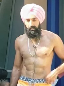 Jag shirtless posted by Hopeful-Ad-2319