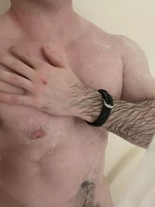 (M)orning showers always help wake my muscles up! ❤️ by KuzcosAntidote