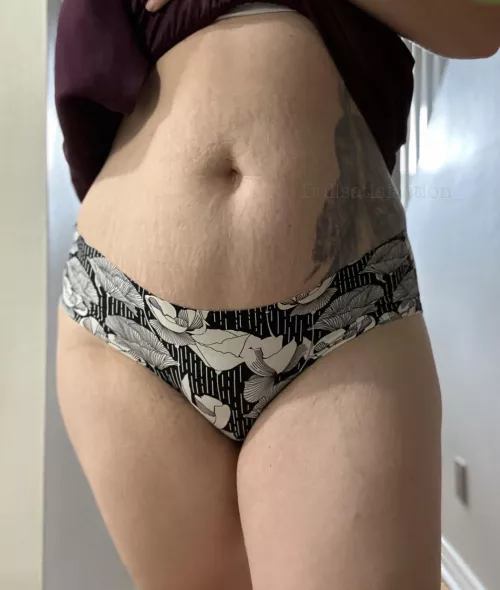 My mummy tummy 🤗 by dullsatisfaction_