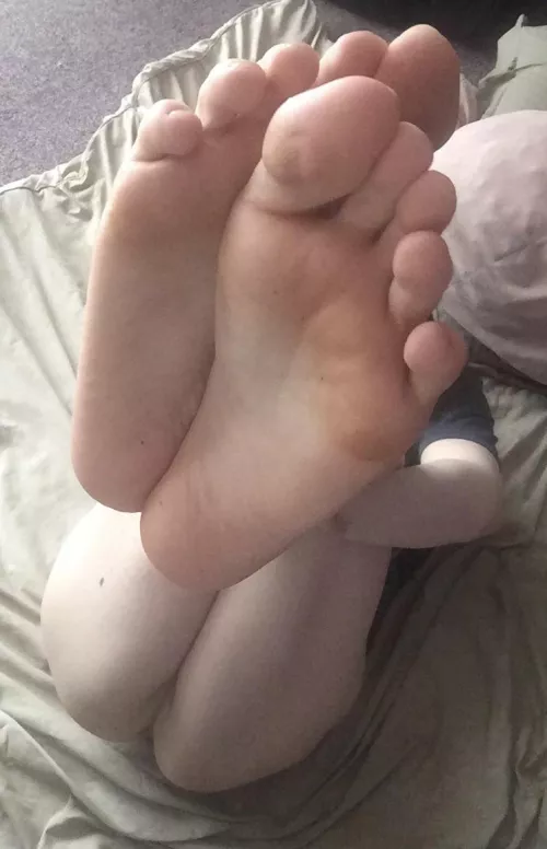 My soft lil soles 🥰 by MissPirait