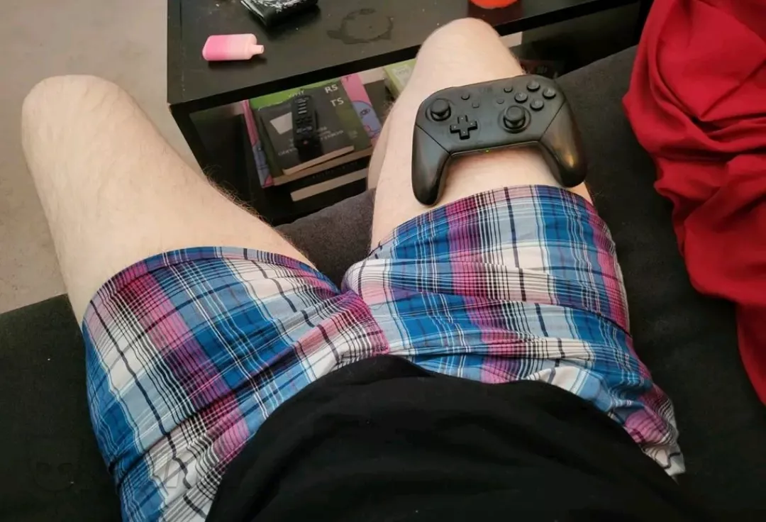 Playing the New Zelda game in my boxers! posted by boxerboy96