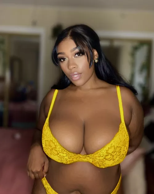 sunny lingerie for a sunny Sunday by kennedydavisof