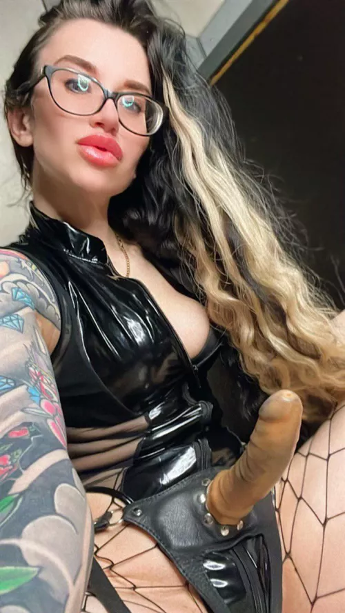 Who is looking to get bent over and fucked today mmm by Juliadomaina