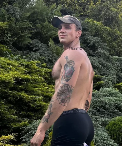 WHO ordered muscle butt? by haael12