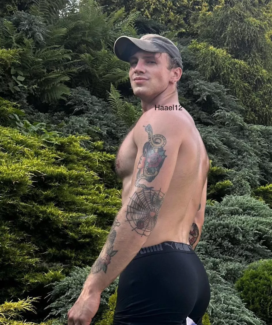 WHO ordered muscle butt? posted by haael12