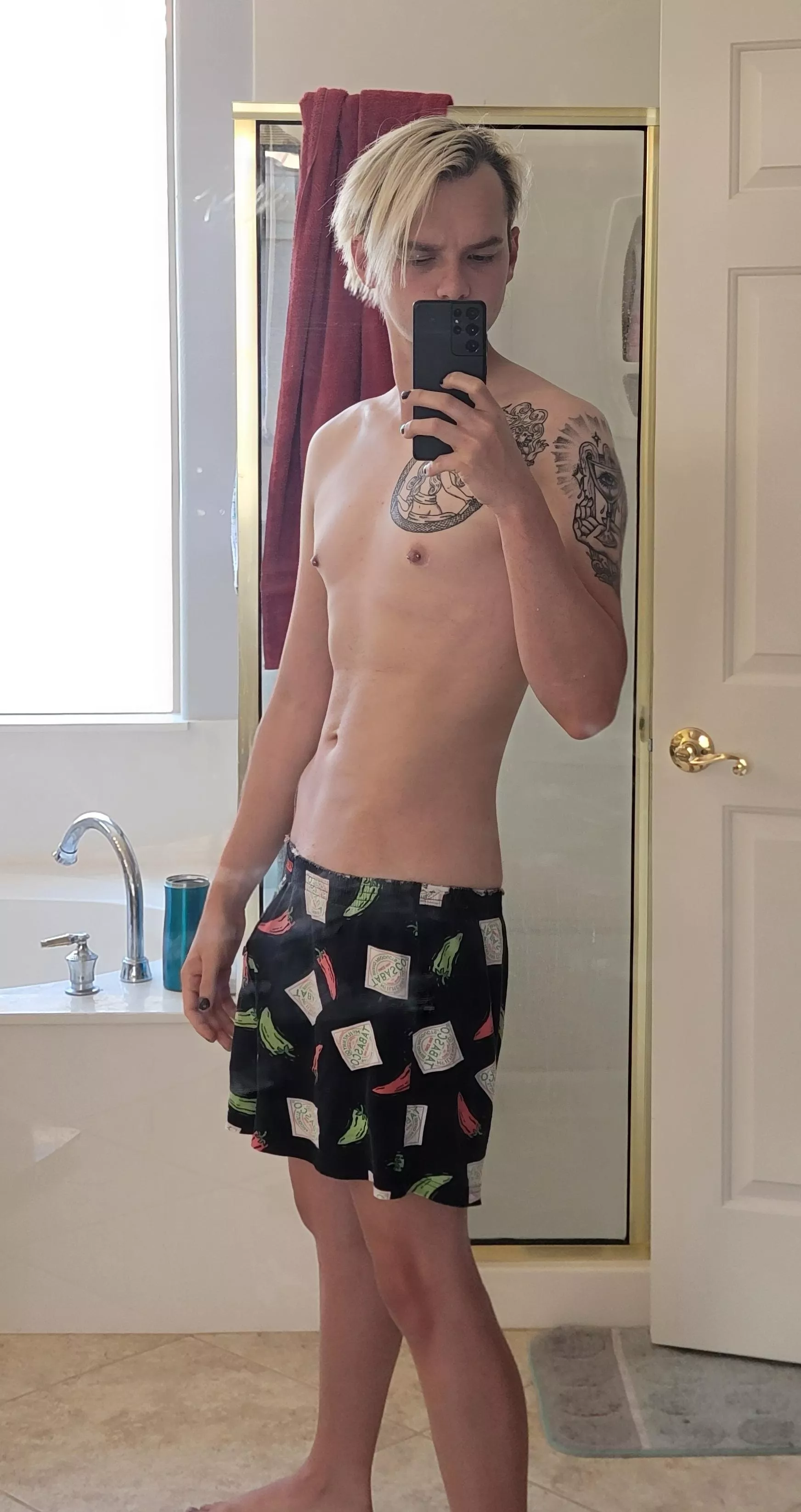 Who wants to be my gamer boyfriend? posted by darling_river